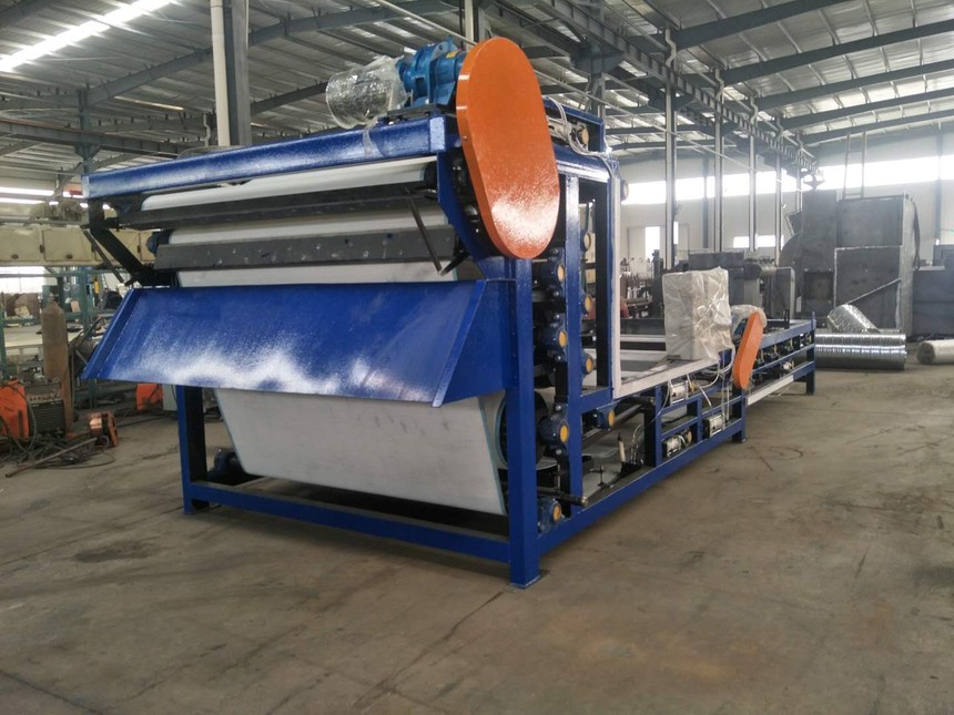 煤矿污水用污泥脱水压滤机制作完成准备出厂